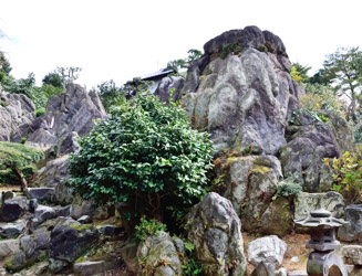『香春三岳の庭』香春三岳