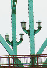 三隈大橋のレトロな照明