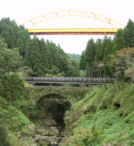 岩戸橋は嘉永2年(1849)に架設された石橋で大分県下で3番目に古い