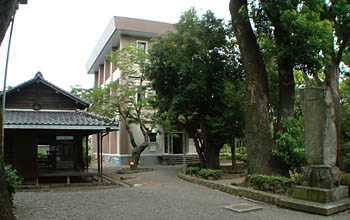 徳富記念園内にある徳富記念館