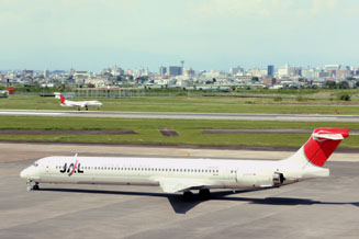 嗃ɂs肻 McDonnel Douglas MD-90 JA0060