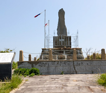 明治44年に地元住人により建立された「日本海海戦記念碑」