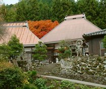 熊野磨崖仏入口にある胎蔵寺