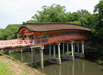 建築年代は不詳であるが、鎌倉時代より前に存在していたといわれる呉橋（くればし）