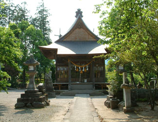 三日月の滝のそばにある嵐山滝神社