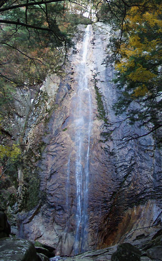 大分県の名瀑布である観音滝