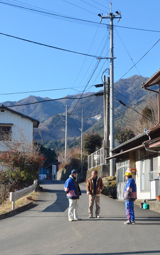 宇目木浦鉱山は県境の町。この山を越えると宮崎県西臼杵郡日之影町大字見立