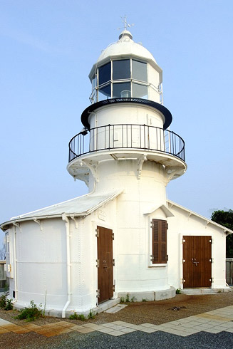 1901年（明治34年）に完成し初点灯した関崎灯台