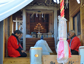【09:45〜】 山（さん）神社で関係者による神事が行われる