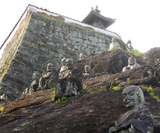 たたずまいが良い観音寺入口付近