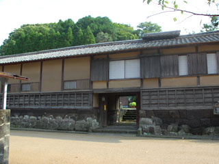 長屋門