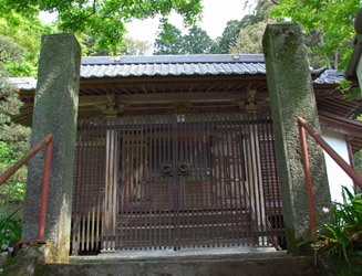 境内にある「旧藩主宗家御霊堂」