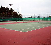 いこいの村長崎の全天候型テニスコート