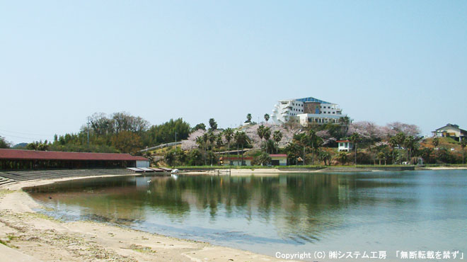 大崎半島にある大崎海水浴場は白い砂浜と遠浅の海で大村湾一番の海水浴場