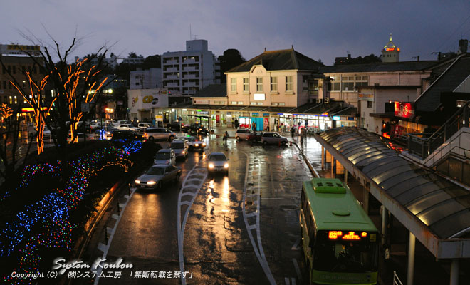夕方から、あいにく雨になりましたが、雨降りの夜景もなかなか風情があって映画の一場面のようです。