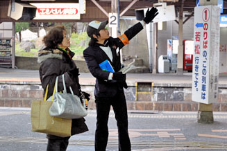 困った人を見つけると駆けつける神(ジン)君