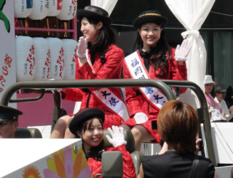 第40代福岡親善大使の3名(左上から武田奈々さん、永井小百合さん、谷口直美さん)