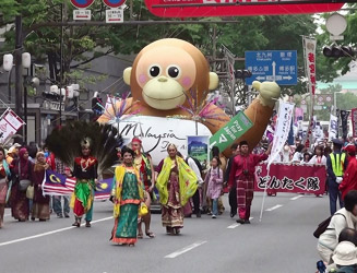 マレーシアどんたく隊 大きなオランウータン