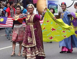 マレーシアから来日した民族舞踊団