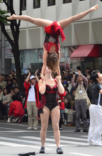 「キャナルサーカス2011」に出演のパフォーマー
