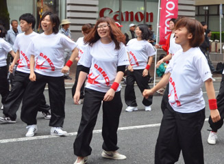 「福岡県オールトヨタグループ・鶯愛会」どんたく隊