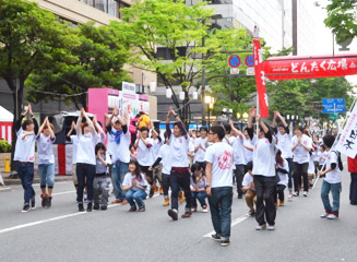専門学校日本デザイナー学院・日本ビジネススクールどんたく隊