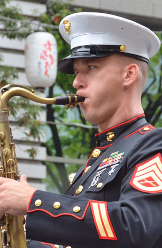 アメリカ海兵隊音楽隊による演奏