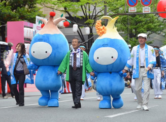 おひさまの里安雲野どんたく隊 あぷふーる君