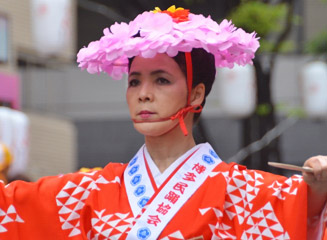 博多民踊協会どんたく隊(昨年度福岡市民の祭り振興会会長賞)