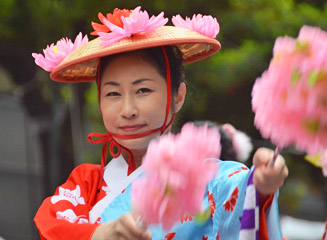 福岡民踊会(昨年度福岡観光コンベンションビューロー会長賞)