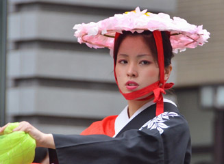 栄奈美会どんたく隊(昨年度西日本新聞社賞)