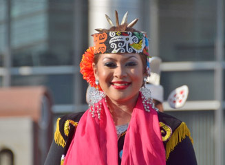 マレーシアどんたく隊のエキゾチックな女性