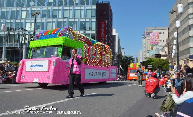 福岡オープントップバス・花自動車隊 (花自動車は例年と同じ6台)