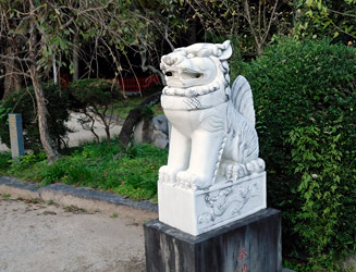 中国風の狛犬(右)