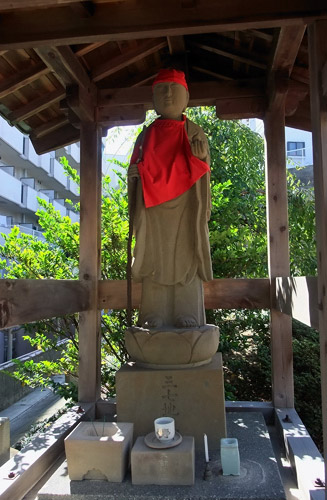 入口にある大きなお地蔵さん