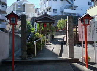 薬師堂(下組)の入口