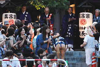 代表者が東長寺の住職さんに御挨拶