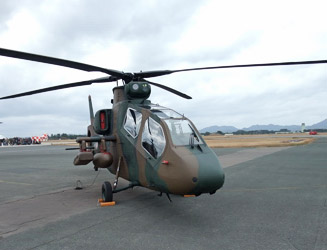 OH-1 観測ヘリコプター（製造会社：川崎重工業）