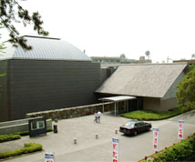 小倉城そばにある松本清張記念館