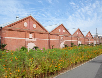 ニッカウヰスキー門司工場倉庫（旧日本製粉門司工場倉庫）１９１４年竣工