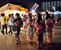 浴衣(ゆかた)は祭りらしくて良い