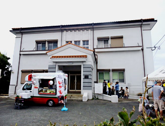 旧南郷村役場。南郷村役場として使用されていた建物で現在は病院として使用されている