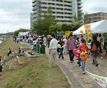JR赤間駅近くのメイン会場
