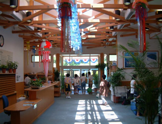 人気があり休日は人が多い筑前大島温泉「さざなみ館」