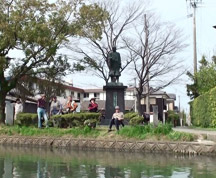 近世筑後の礎を築いた田中吉政公の銅像