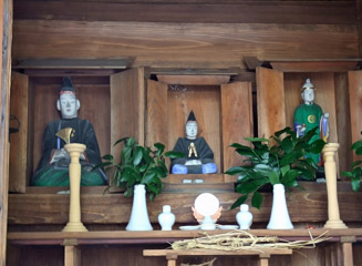 應護閣に祀られている三体の御神体