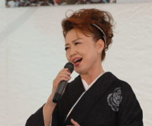 プロの歌手の人も・・・