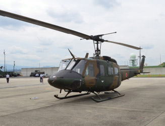 連絡般用ヘリ UH-1J（製造者：ベル）